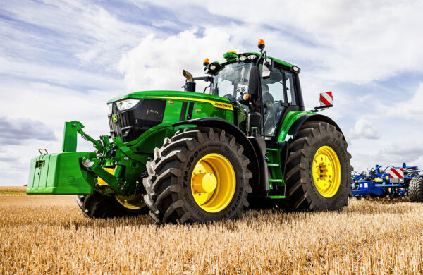 johnDeere_traktor6m-230-250_1024